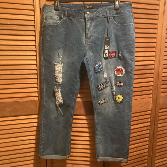 New & Ceci Los Angeles Blue Denim Distressed Ankle Jeans w/Embroidered Patches - Picture 1 of 16